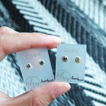Load image into Gallery viewer, SWA COLL : ROUND CRYSTAL SILVER STUD EARRINGS
