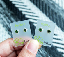Load image into Gallery viewer, SWA COLL : ROUND PERIDOT SILVER STUD EARRINGS